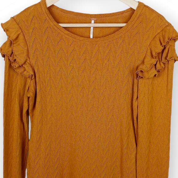 Free People SZ M Pointelle Knitted Ruffle Shoulder Top Rust OB1054014 - Picture 3 of 6